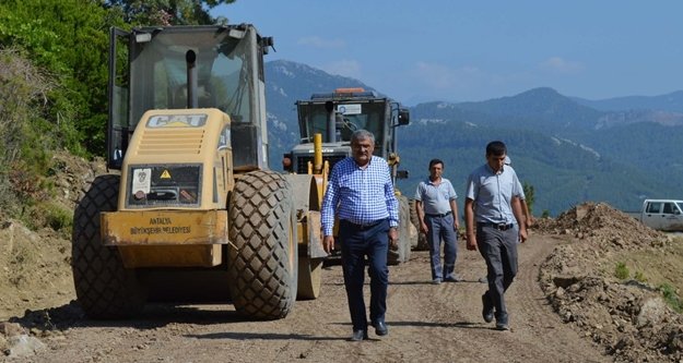 Serik ve Gazipaşa’da asfalt atağı