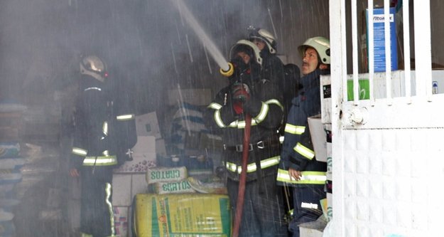 Toptancı halinde korkutan yangın