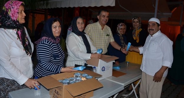 Vatandaşlarla bu defa sahurda buluştu