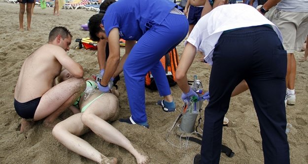 Alanya'da Rus kadın turist ölümden döndü