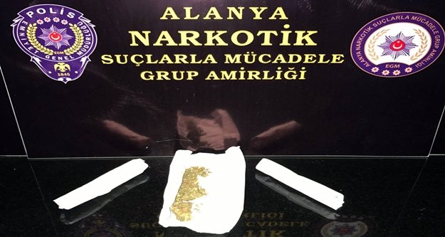 Alanya'da turistlere uyuşturucu satarken yakalandı