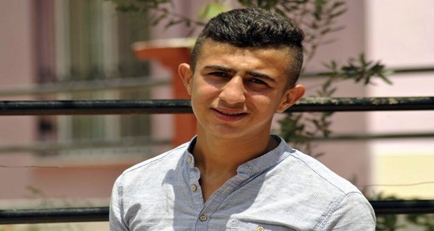 Arkadaşını kurtarırken canından oldu