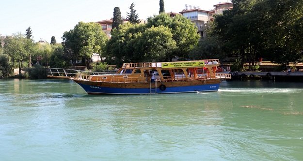 Belediyeden ücretsiz “Nehir Otobüsü”