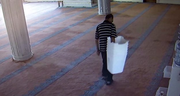 Bir camiyi 5 gün arayla 2 kez soydu