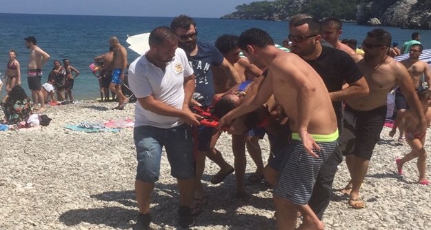 Ecel doktoru denizde yakaladı