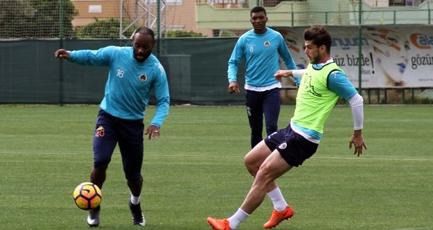 Kral nihayet Alanya'ya döndü