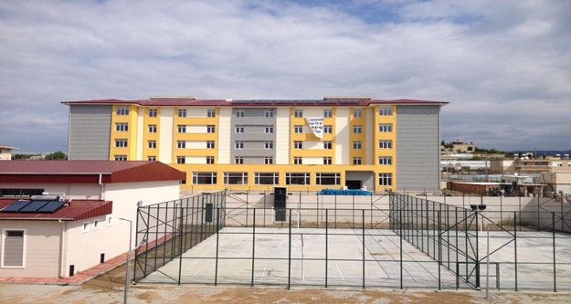 Mevlüt Çavuşoğlu Lisesi sınav yapıyor