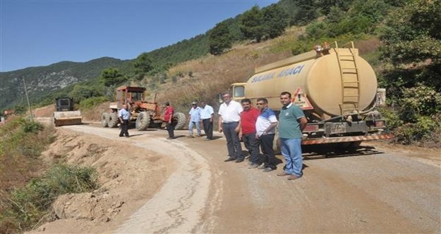 Muhtarın asfalt ve toz isyanı