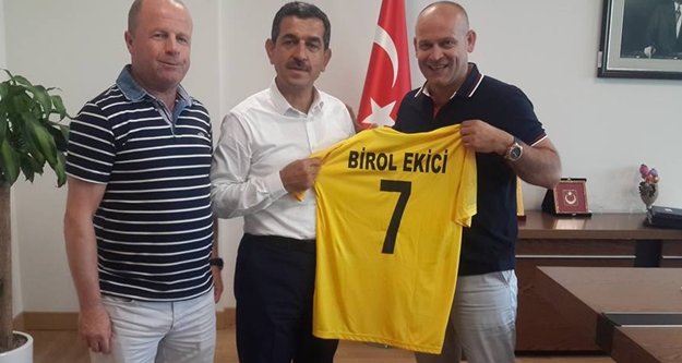 Şimşek'ten Ekici'ye Payallarspor forması