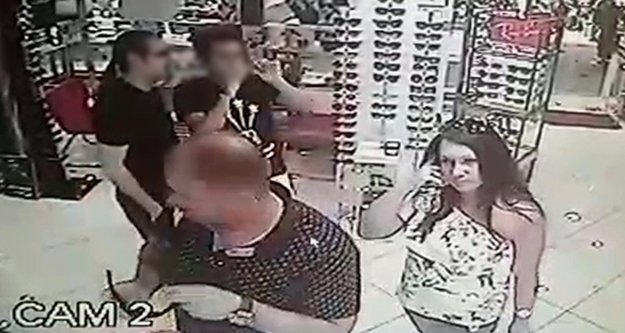 Turistin gözlük çaldığı anlar kameralarda