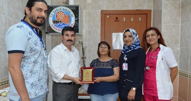 40 yıllık Gül Hemşireye teşekkür plaketi