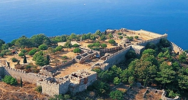 Alanya Kalesi listeye giremedi