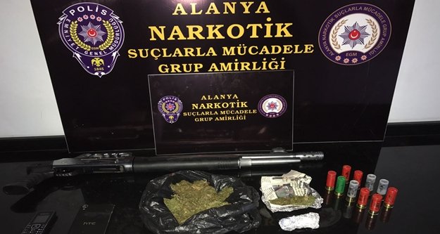 Alanya’da bir eve uyuşturucu baskını