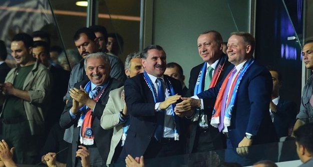 Alanyalı başkanın tur sevinci