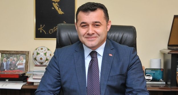 Başkan Yücel'den hem kutlama hem davet