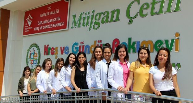 Bu okulda hiçbir çalışan sigara kullanmıyor