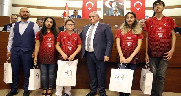 Çinliler Afrika’da domates yetiştirip Avrupa’ya satıyor