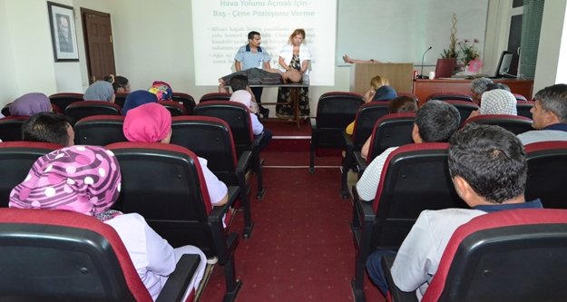 Hastane çalışanlarına temel yaşam eğitimi