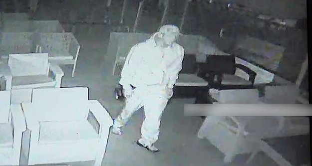 Kafeden televizyon çalan hırsız güvenlik kamerasına takıldı