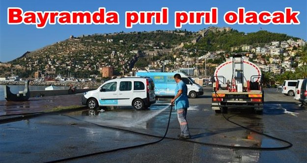 Temizlik işleri tam kadro görev başında