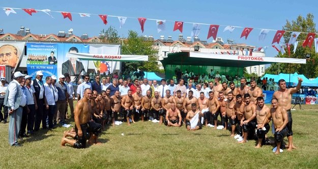 550 güreşçi er meydanına çıktı