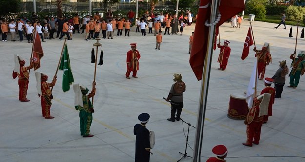 Alanya İsabet Okulları'nda ilk ders zili çaldı