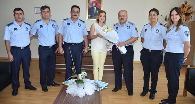 Alanya zabıtası huzurevi sakinlerini unutmadı