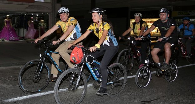 Başkan Türel bisikletçilerle pedal çevirdi