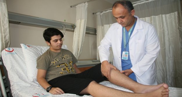 Bilgisayar bağımlılığı lise öğrencisini ayaklarından ediyordu