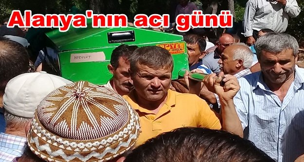 Kaza kurbanı iki kardeş gözyaşlarıyla toprağa verildi