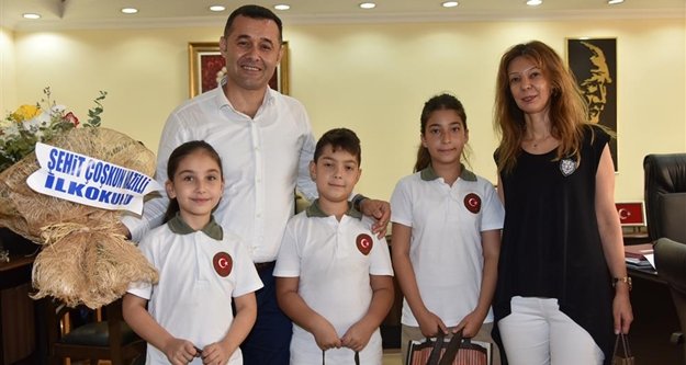 Minikler Başkan Yücel'e teşekküre geldiler