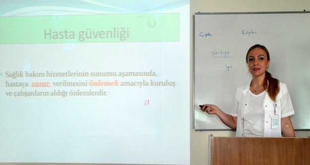 Sağlık çalışanlarına hasta güvenliği eğitimi