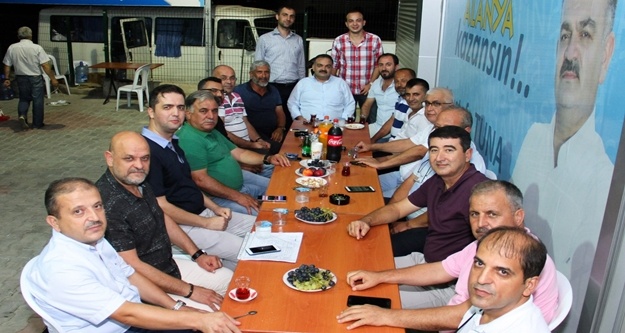 Tuna'nın seçim bürosuna yoğun ilgi