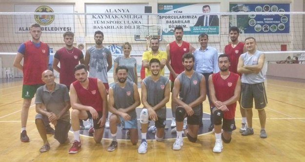 Voleybolun yıldızları Alanya'da buluşuyor