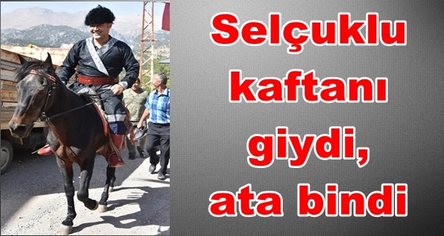 Yücel at üstünde mahalleyi turladı