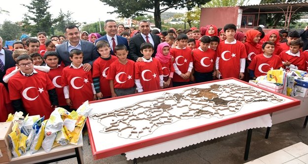 81 ilden gelen toprakla Türkiye haritası yaptılar