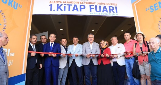 Alanya'da bir ilk! Kitap fuarı başladı