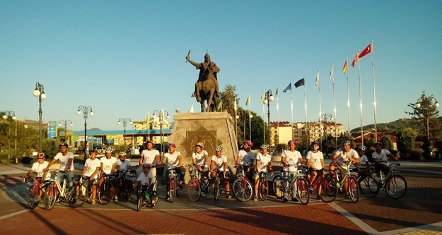 Alanya'daki fuara bisikletli tanıtım