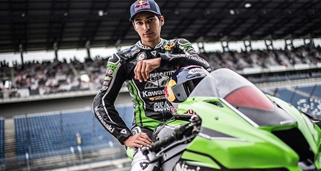 Bakan Bak'dan Alanyalı Toprak'a tebrik mesajı