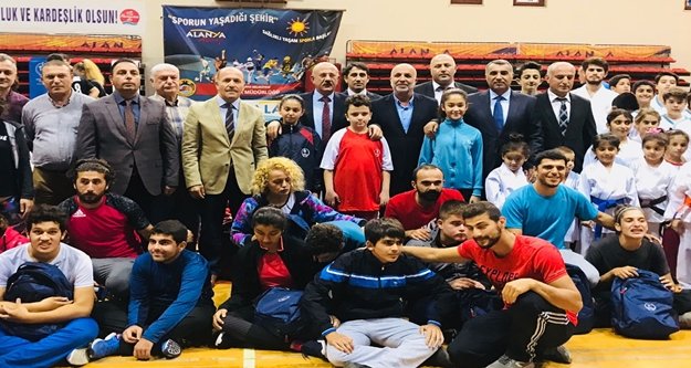 Bakanlığın hediyeleri törenle sahiplerine verildi