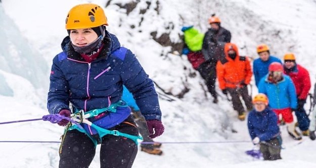 Cenaze alınırken ayakta durmakta zorlandılar