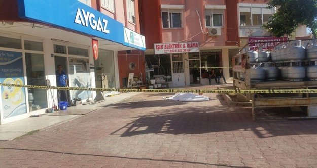 Emekli deniz astsubayının şüpheli ölümü