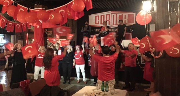 Facebook arkadaşlığı gerçek hayata taşındı