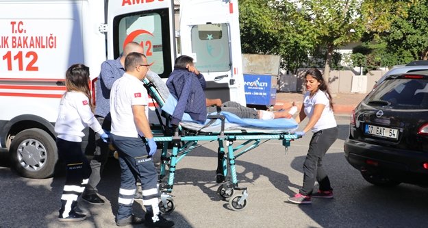 Kafeye silahlı saldırı: 4 yaralı var