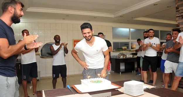 Kaptan'a sürpriz doğum günü