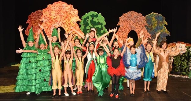 Miniklere yazarlık ve oyunculuk kursu