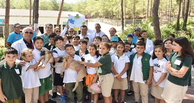 Öğrencilerden hayvan barınağı ziyareti