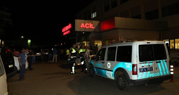 Otomobilin çarptığı kadın polis ağır yaralandı