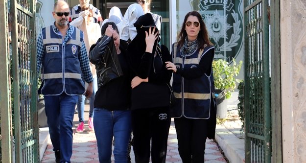 6 kadını fuhuşa sürüklerken suçüstü yakalandılar