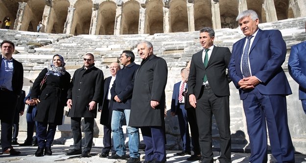 AB’li Bakanlar Aspendos’a hayran kaldı